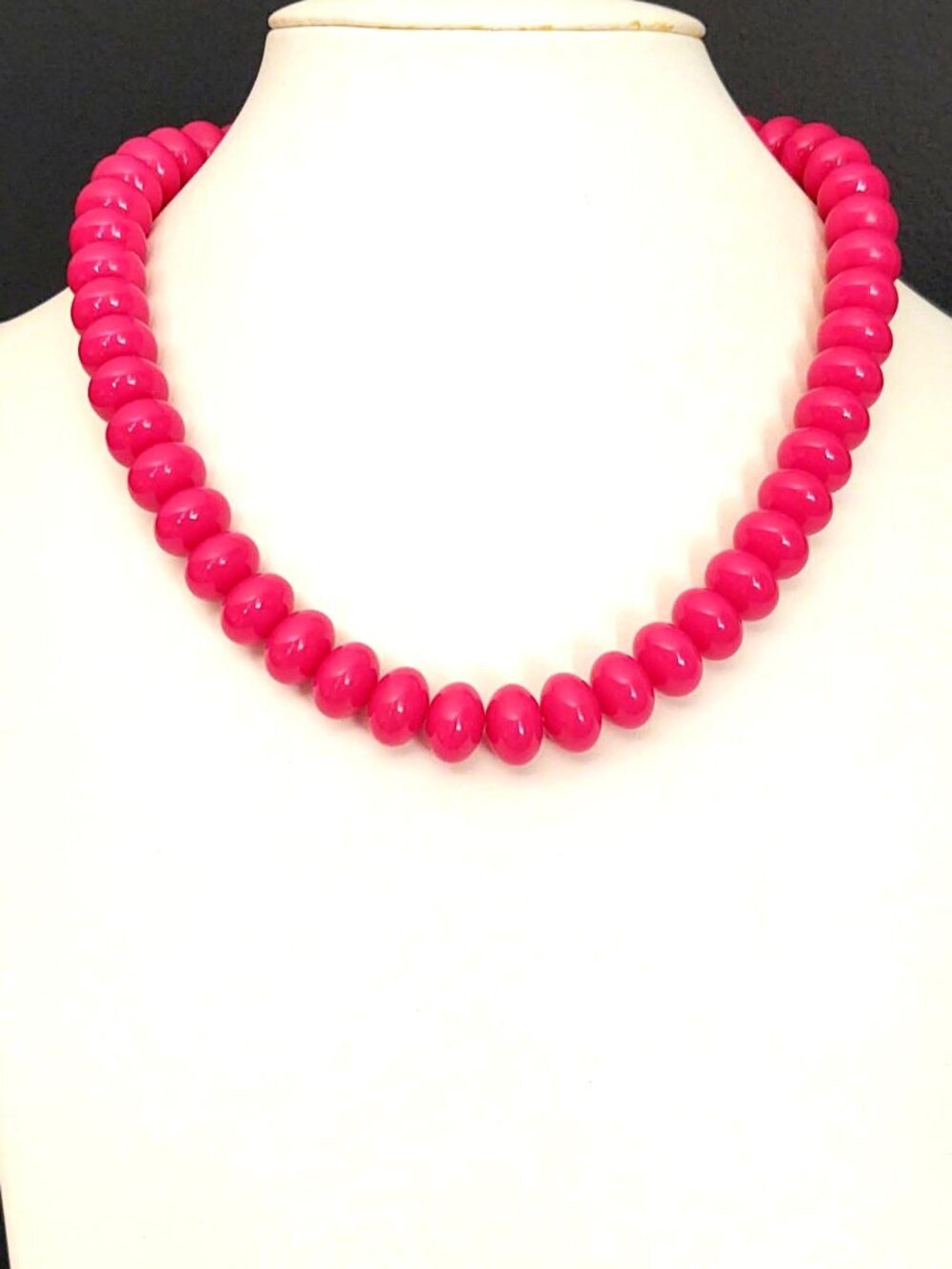 Vintage chunky pink beaded necklace with gold and pink clasp